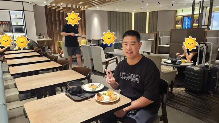 我和老爸在第一航廈的環亞貴賓室享用早餐!