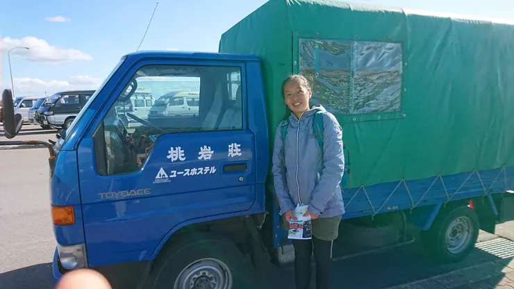 來港口接我去成功嶺...喔不，去桃岩莊的小貨卡/照片來源:NANA濕婦