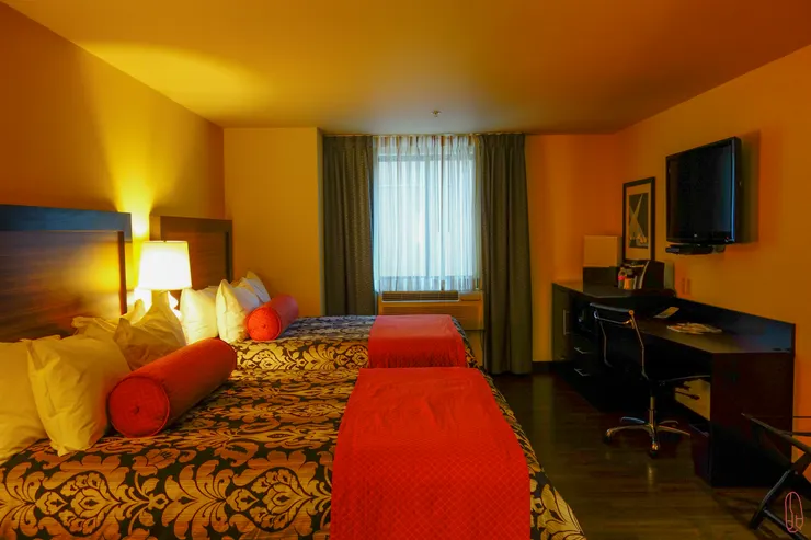 DUET QUEEN VIEW ROOM