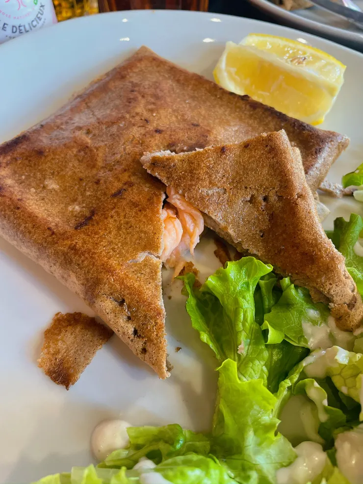 後來在法國又吃到其他雞肉可麗餅，比當年初嚐漂亮許多