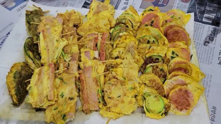 部分成品，什錦串與鯛魚片、芝麻葉餃、櫛瓜、韓式魚腸