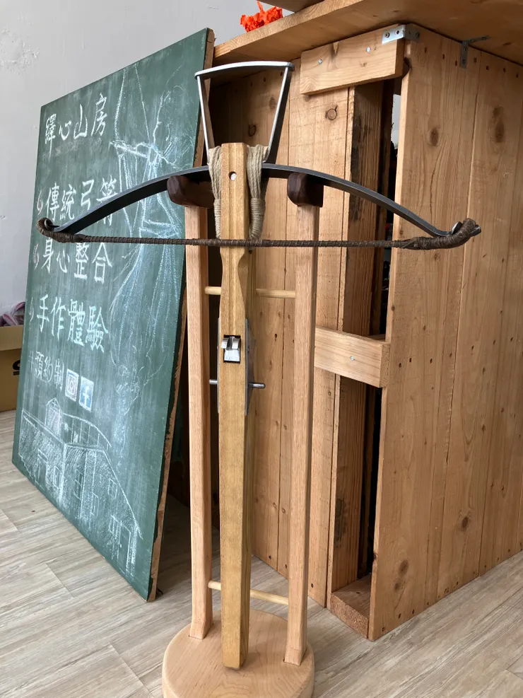 在射箭場看到同學有把完美複刻的中世紀十字弓真是合理呢～（所有人依法申請執有）