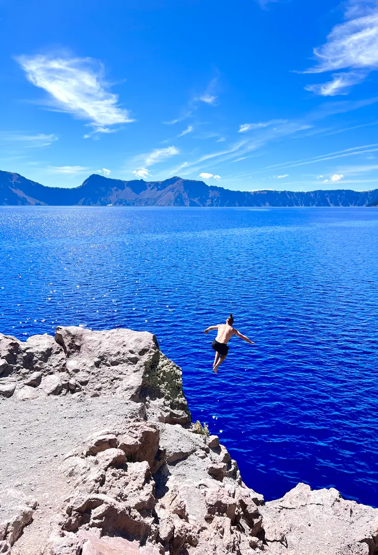 男子懸崖跳水照片之三 作者拍攝