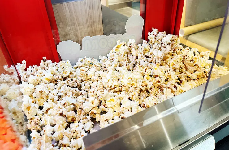 桃園火鍋店推薦：大滿貫功夫鍋自助區爆米花機器特寫