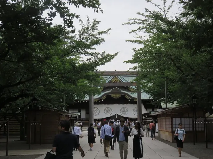 大名鼎鼎的靖國神社。對，「參拜靖國神社」真不是甚麼難事。