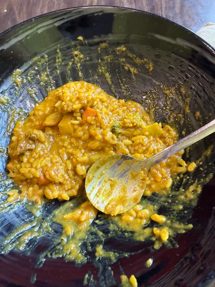 2025/11/14 吃到一半才想到要拍照的咖哩牛肉燉飯