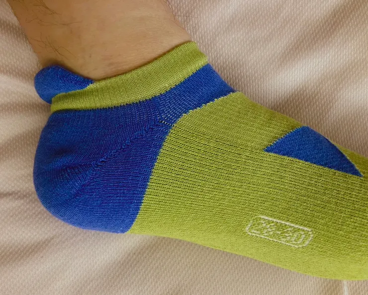 sNug的除臭襪是有尺寸，合腳才會服貼不摩擦。