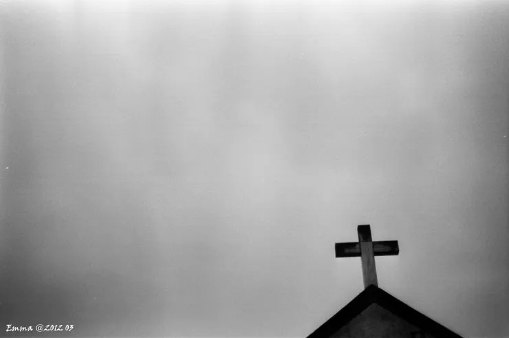 shot by Emma @ 花蓮，台灣。03/2012.FM2+film black & white.