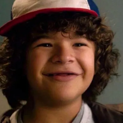 捲毛的我，每天中午要寫作文的沙龍