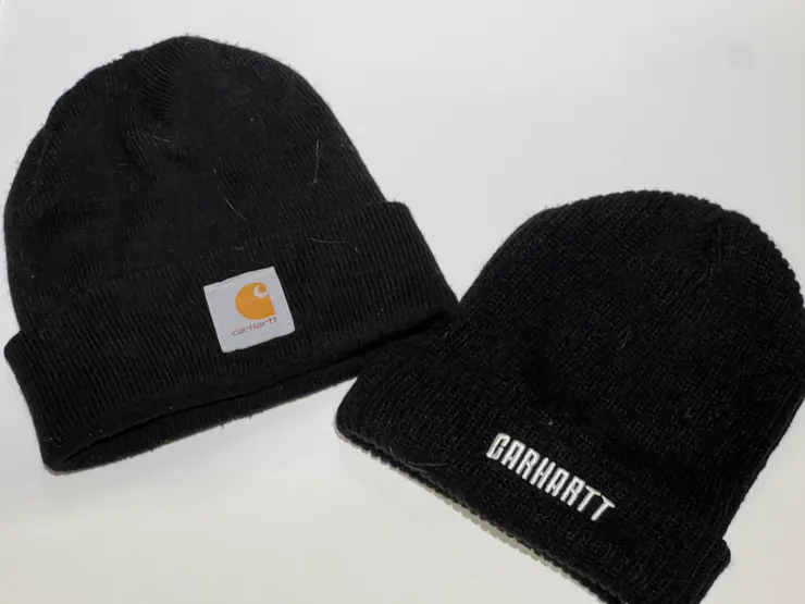 還沒搞丟的黑色carhartt毛帽