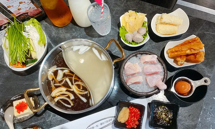 【武鶴和牛火鍋-吉林總店】A5和牛吃到飽、鱈場蟹腳吃到飽,送波士頓龍蝦│台北火鍋吃到飽推薦