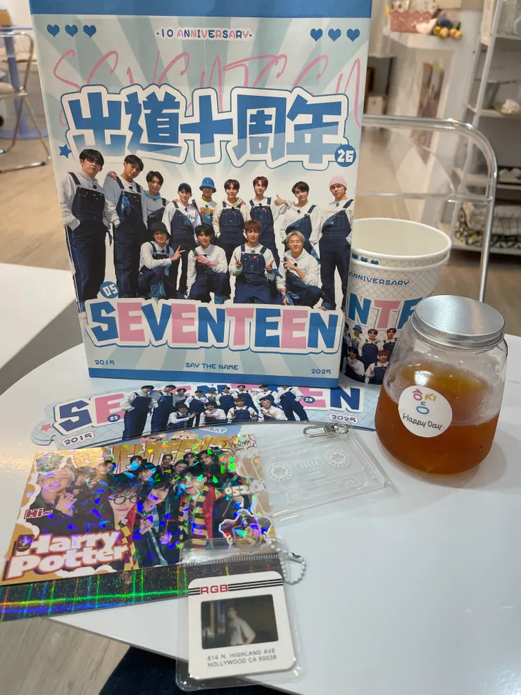 SVT 10週年的應援咖啡店