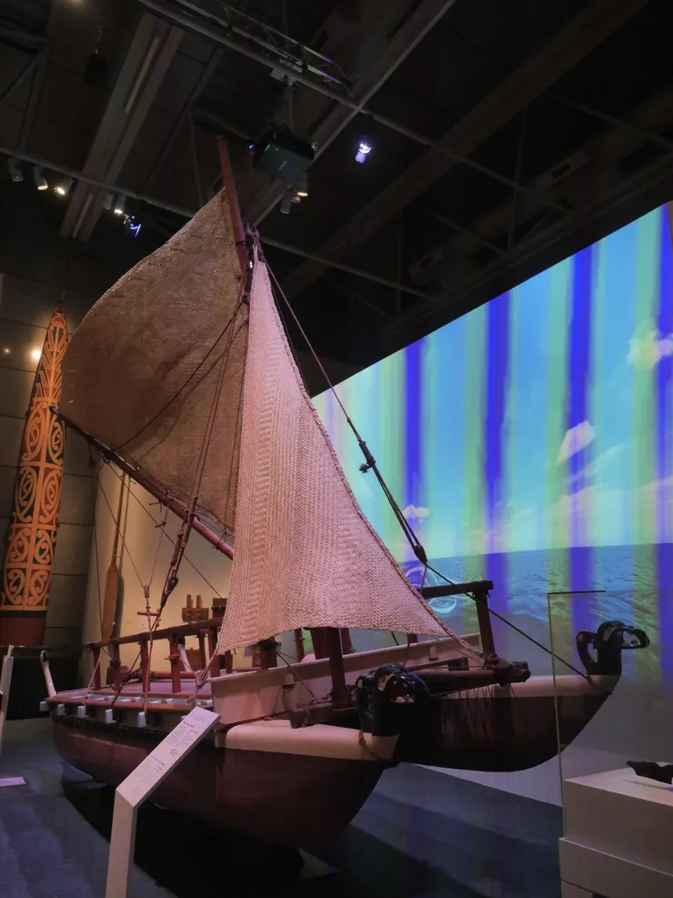 身為海洋民族，毛利人仿祖先當時的技術建造船隻，並使用傳統導航方式成功至夏威夷、大溪地、復活節島尋根。