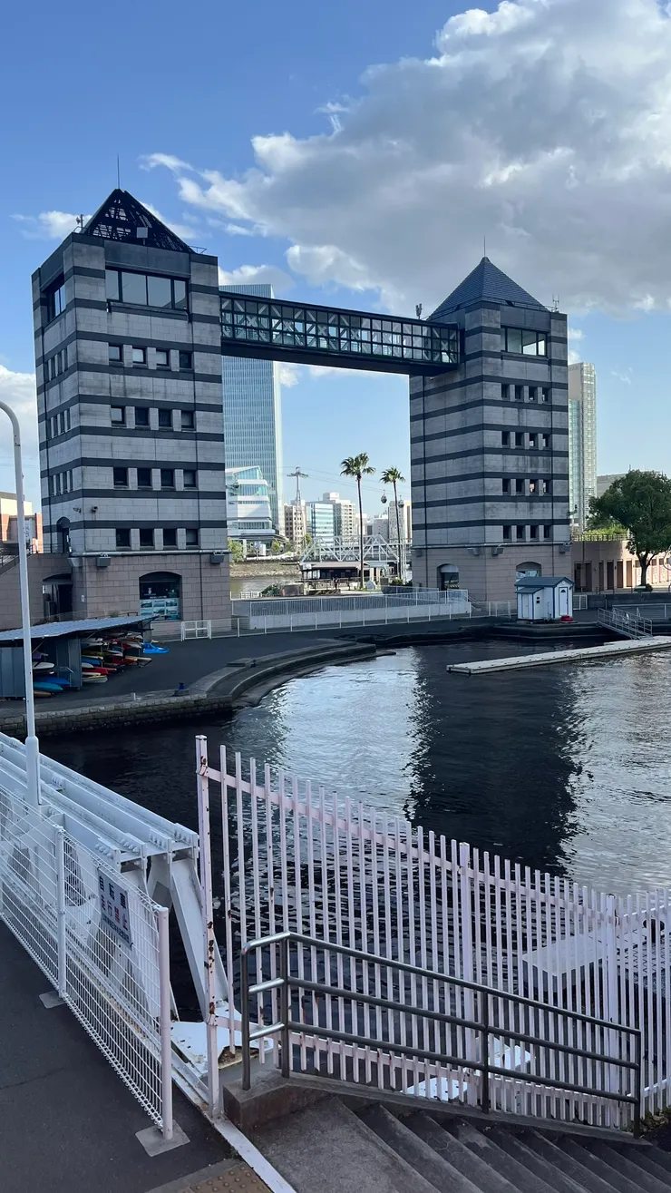 橫濱一帶相當重要的建築。