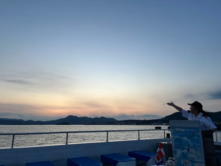 遠方的夕陽餘暉。