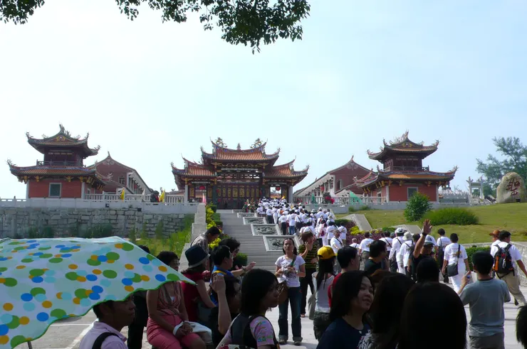 應該就是進香團吧