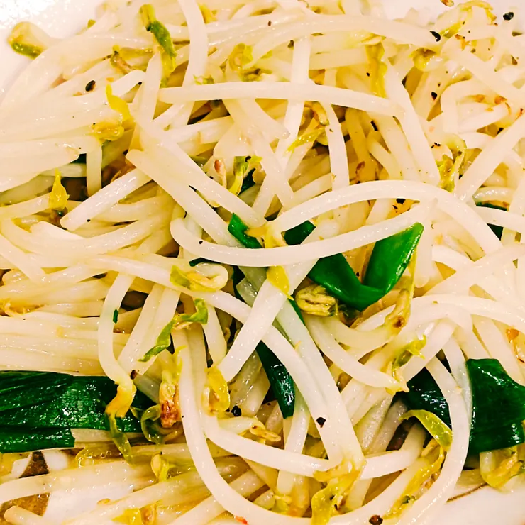 吃起來清香的蔥炒豆芽菜                                                                                            梵靈乾坤工作室提供