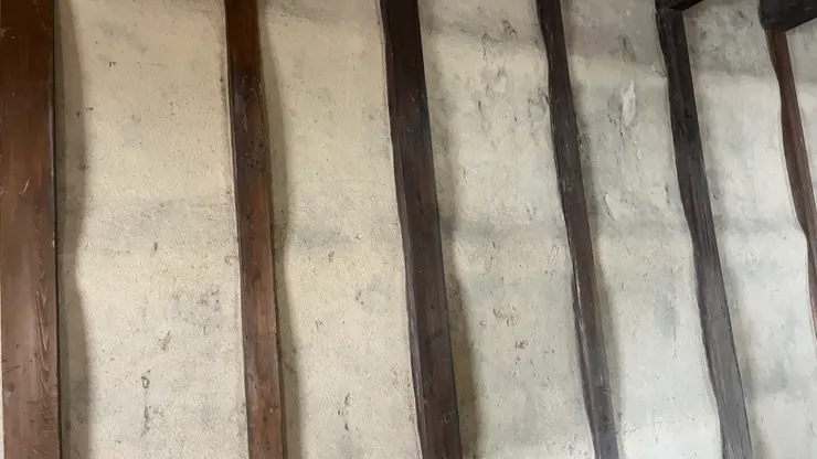 不規則表面可減弱箭矢、鉛彈的直擊效果。