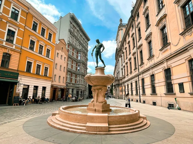 擊劍運動員噴泉 shot by Emma. 