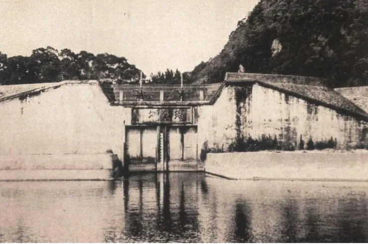 誤將「堀川」做「瑠公圳」，圖為倒楣的真‧瑠公圳