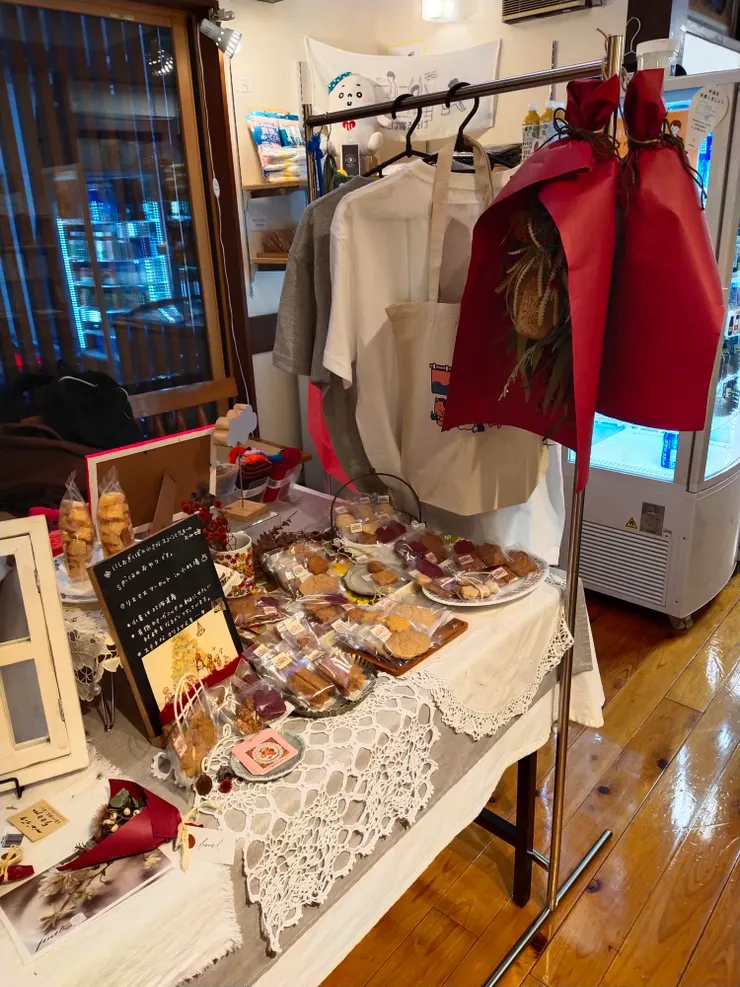 交誼廳販賣的東西五花八門