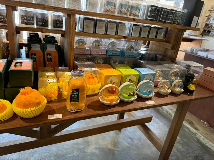 橘子造型的蠟燭 就像真的橘子一樣