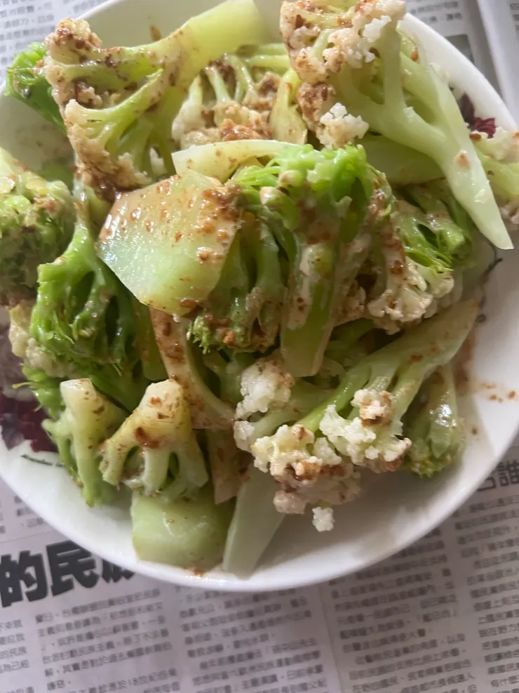 燙花椰菜拌胡麻醬