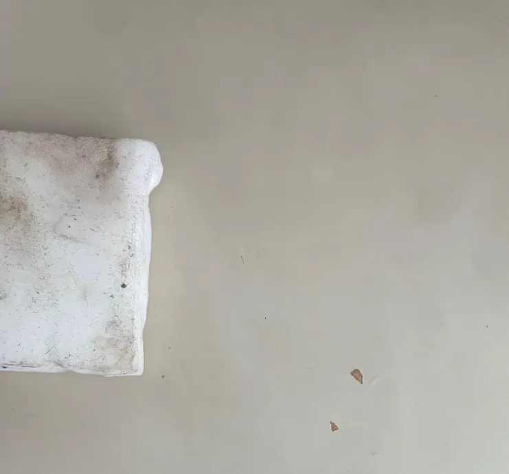 使用沾水的科技海綿處理後。