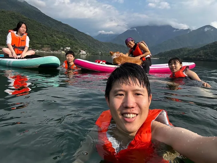 春之鯉魚潭 ~ 飄蕩在山與水間～ 與Norman,馨儀,雅竹,月櫻 & Lulu                       ~photo by Norman