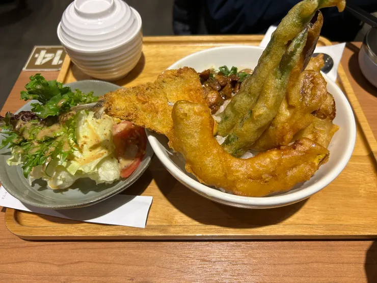 炸物丼飯