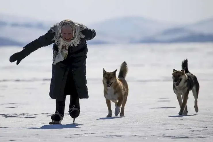 柳博夫·莫爾霍多娃