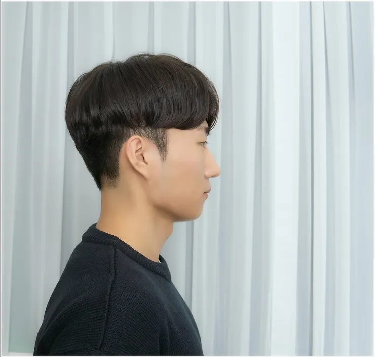 高雄男生剪髮推薦：搭配京喚羽系統護髮的燙髮實作，維持髮絲強韌光澤，VOSOHAIR & RAMHAIR 打造高質感型男層次感。