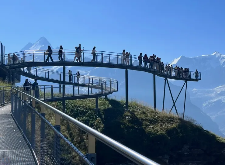 不要怕，勇敢走上去吧！