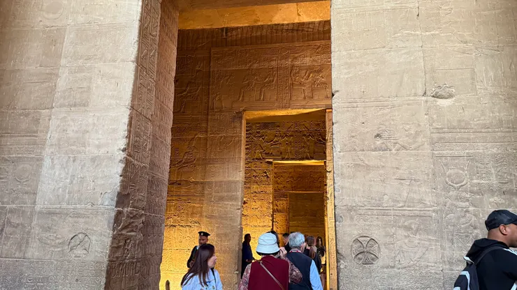 往最裡面的至聖所