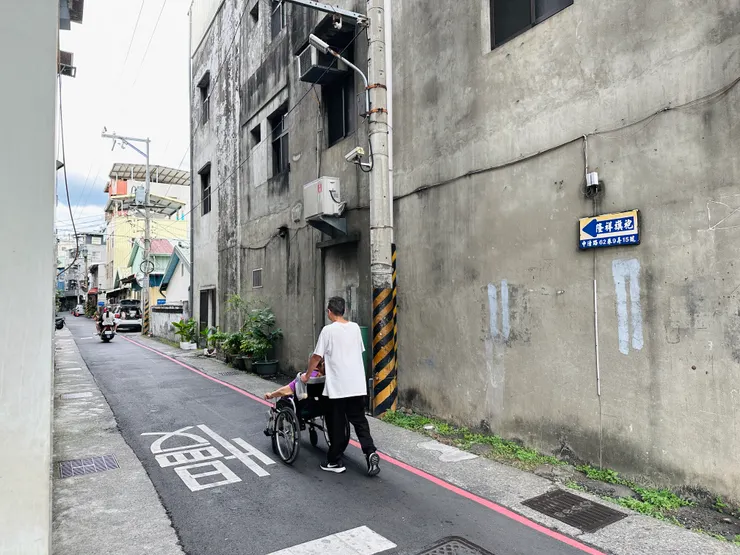 認識不同族群是為了讓社會更加共融/共榮~譬如友善人行道的必要性。