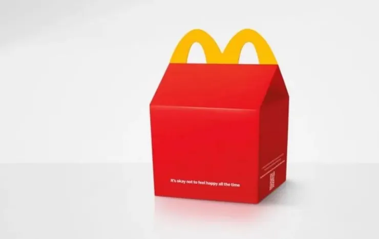 沒有表情的麥當勞盒
