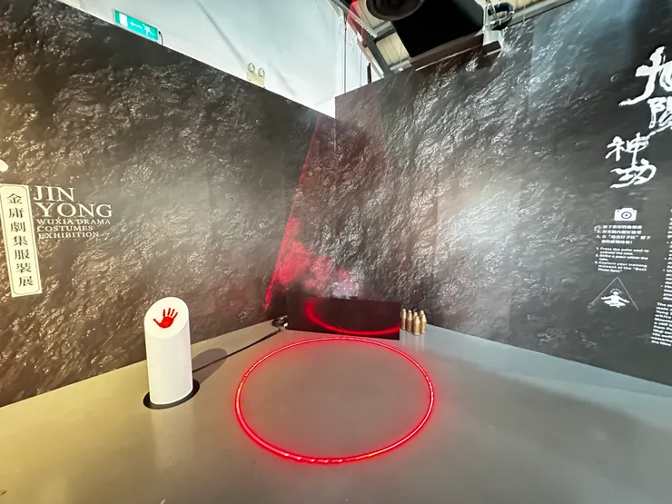 最後讓你坐在中間cos練成九陽神功！很羞恥的甫士但還是有擺拍！（當然不會公開）