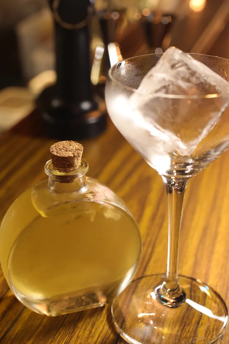 如男性香水一般鹹香