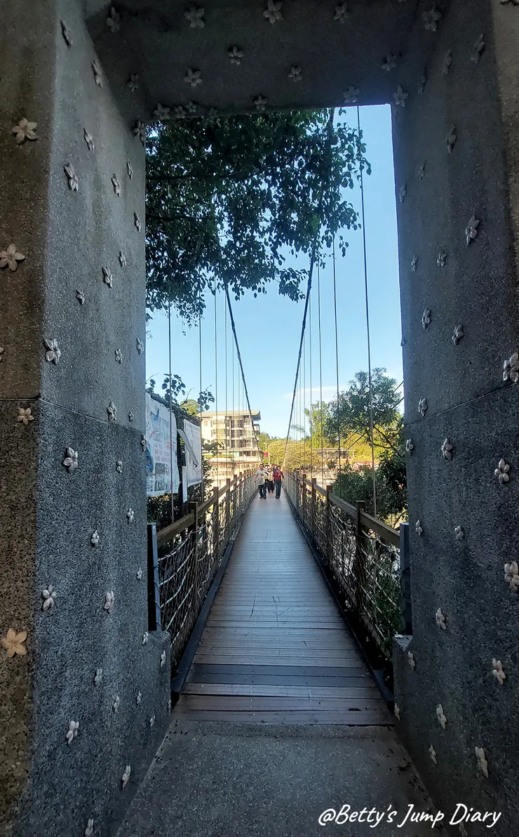 ▲峨眉湖吊橋風景區/圖片來源:Betty's Jump Diary