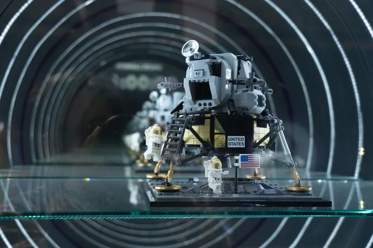 充滿太空科技感的樂高創作