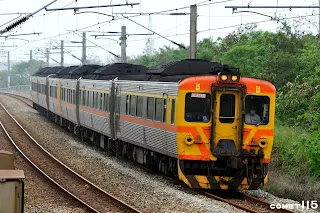 回程8791B次輕快地通過龍港