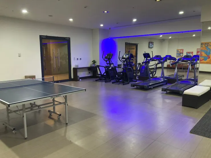 空空無人的健身房