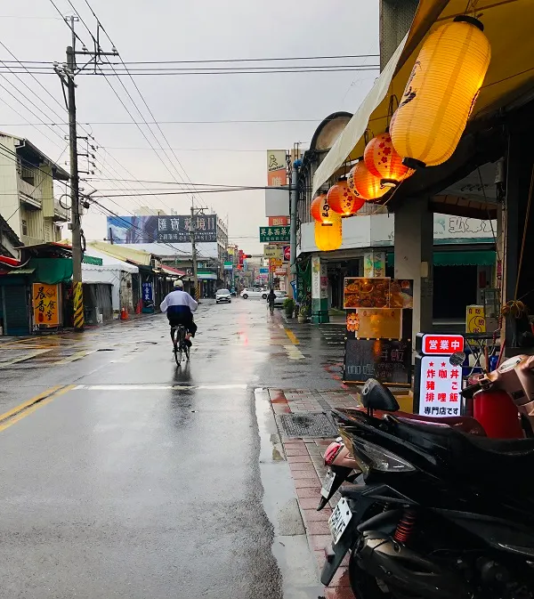 第一次遇到機率極低的濕冷下雨天~在彰化