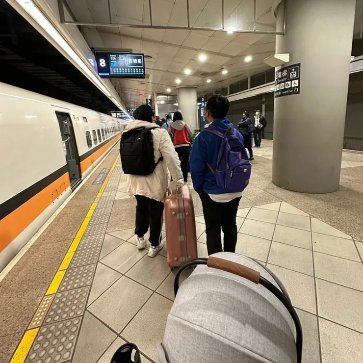 返鄉的高鐵搭乘人潮