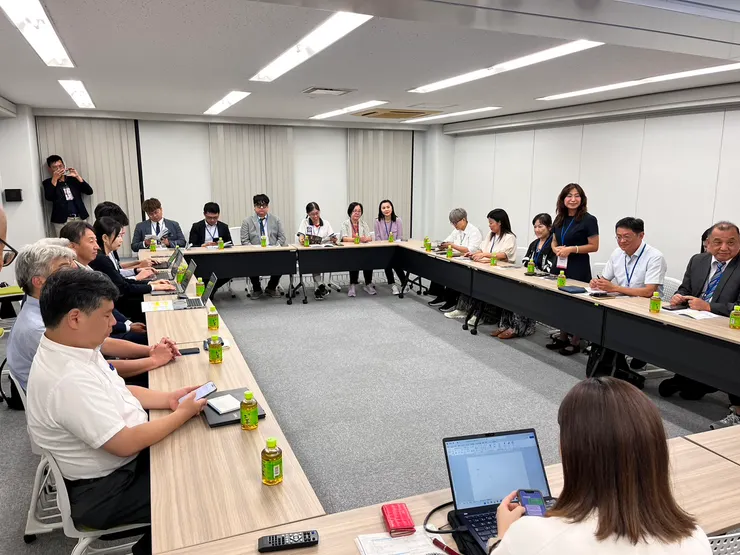 陳靜芳局長帶領桃園旅遊相關業者等,拜會神戶觀光局及在地旅遊業者,討論未來合作之可能性。圖/桃園市政府觀光旅遊局提供