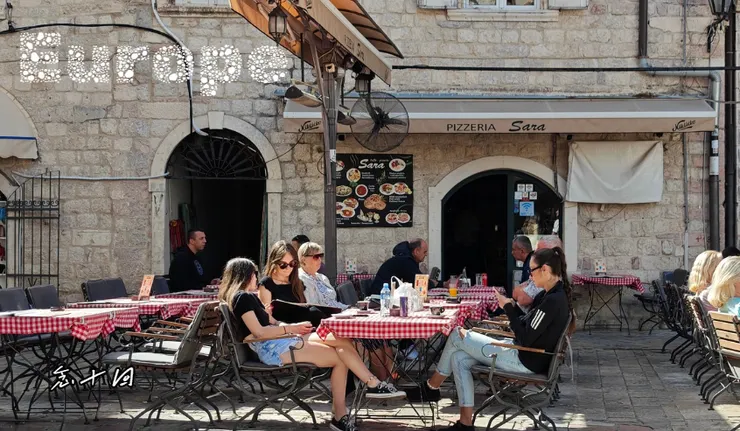 【養餘閒】less is more