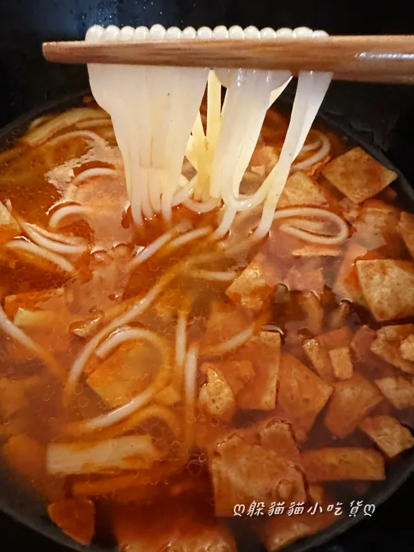 紅通通一碗應該很對沒辣吃不下的胃XD