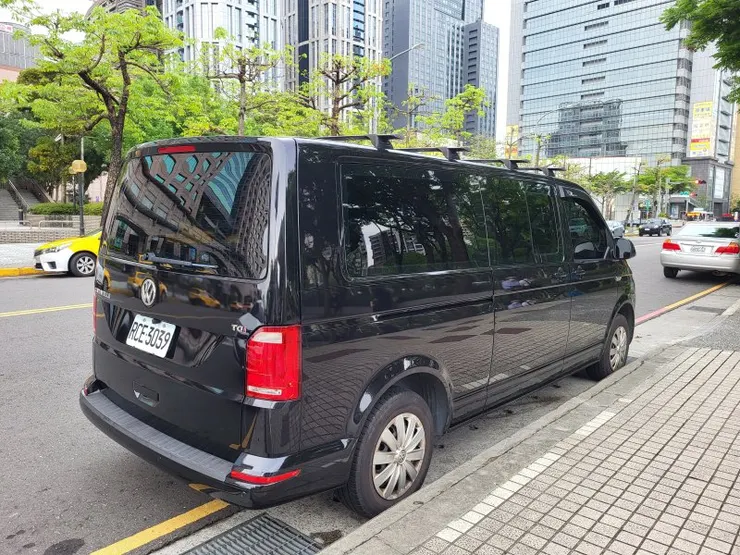 ▲因本次行程採A進B出，且苗 56 及苗 60 鄉道車道狹窄，會車不易，所以選擇租太魯哥的接駁車隊前往，一早7點由板橋出發。