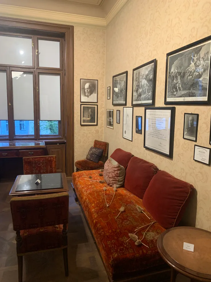 佛洛伊德那張有名的沙發