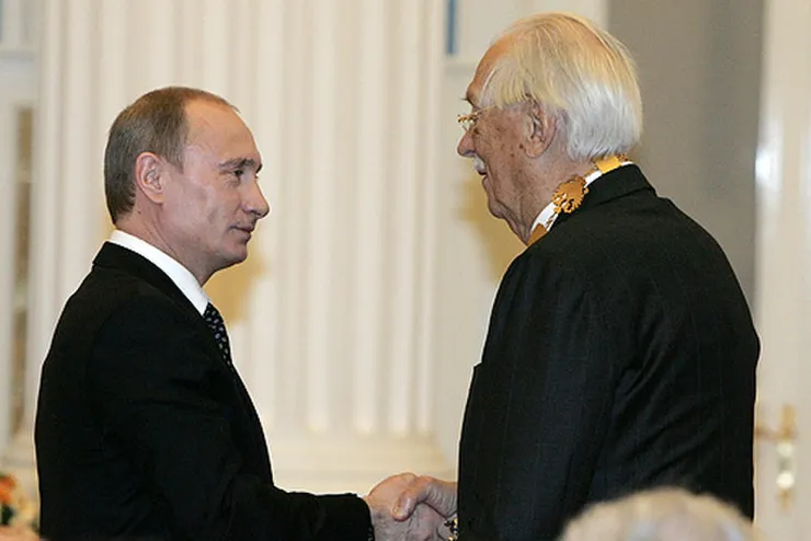 普廷與米哈爾科夫（維基百科檔案照）